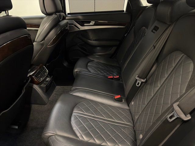 Used 2015 Audi A8 4.0T w/ Luxury Package image 28