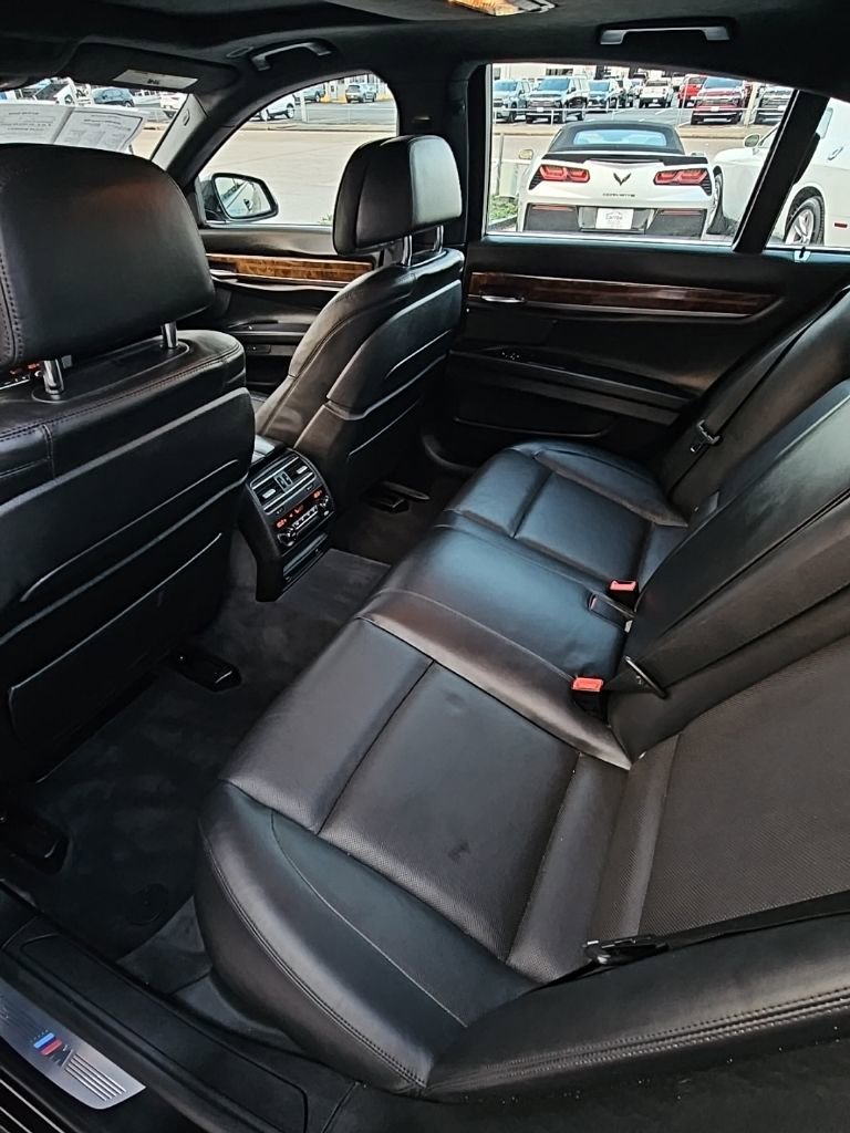Used 2015 BMW 750i RWD image 18
