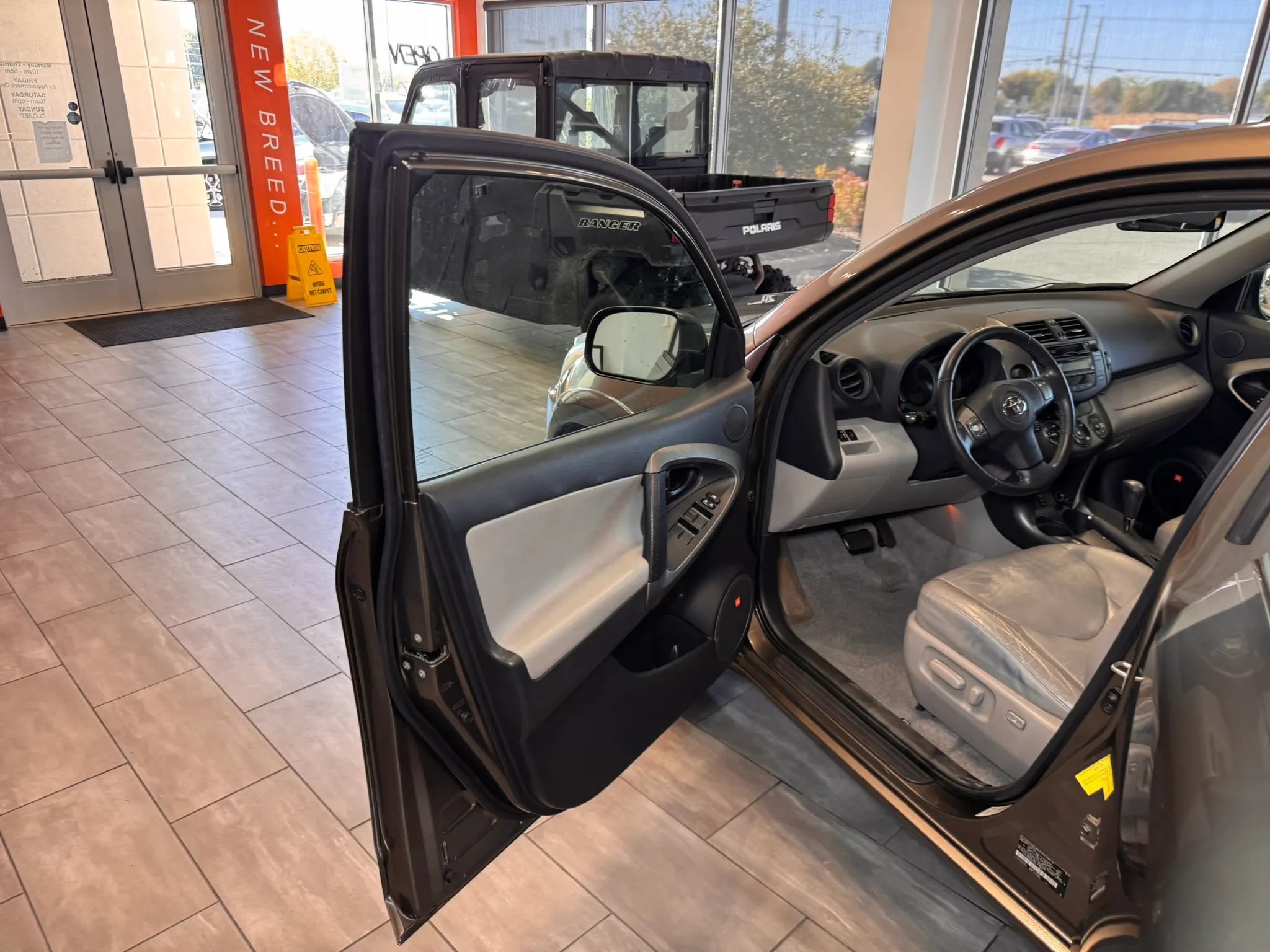 Used 2010 Toyota RAV4 Limited FWD image 28