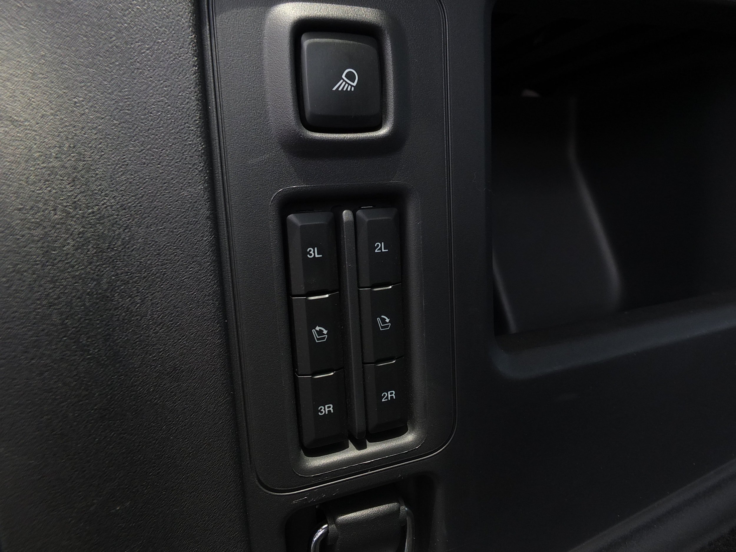Used 2025 Ford Expedition Tremor AWD/4WD image 19