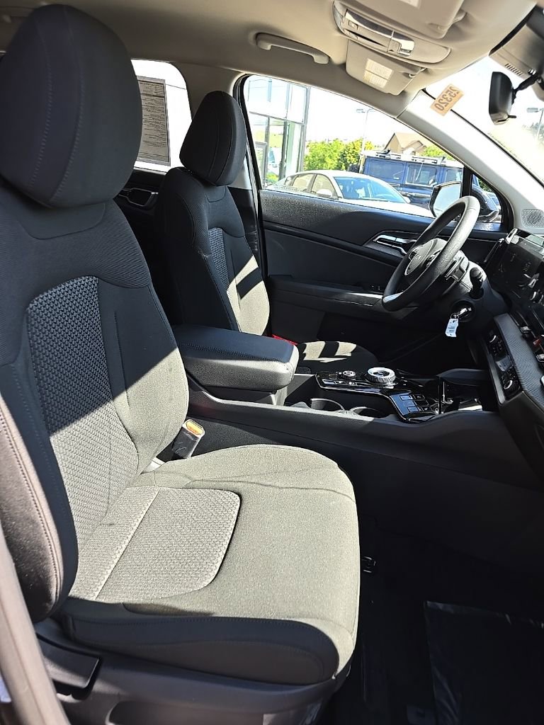 New 2025 Kia Sportage LX image 8