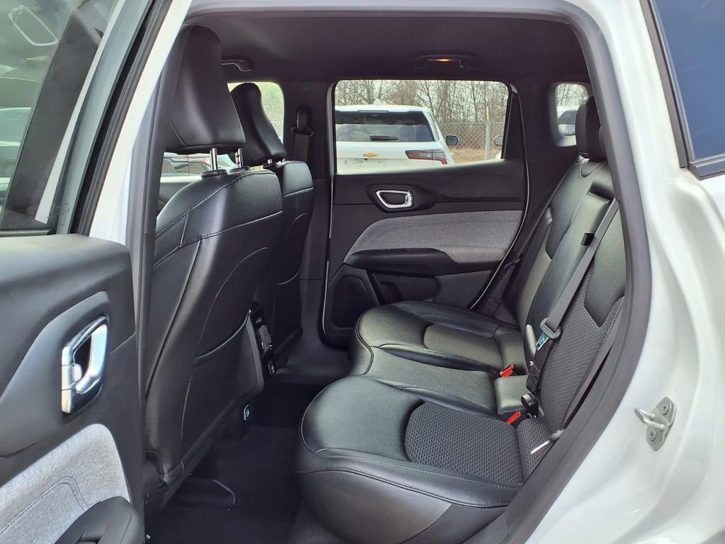 Used 2024 Jeep Compass Latitude image 13