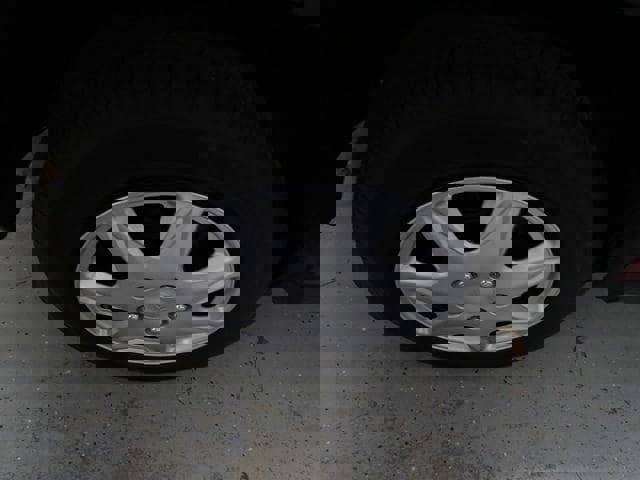 Used 2019 Toyota RAV4 LE FWD image 25