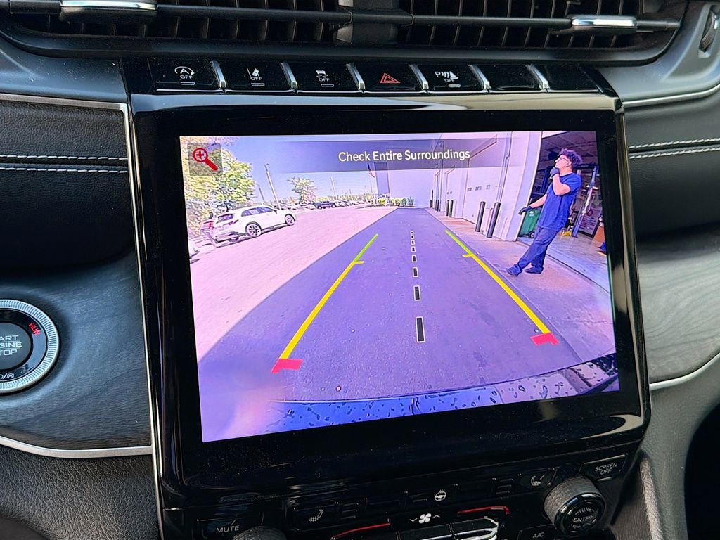 Used 2023 Jeep Grand Cherokee L Limited image 15