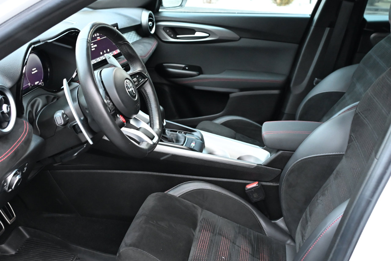 Used 2024 Alfa Romeo Tonale Veloce w/ Active Assist Package image 25