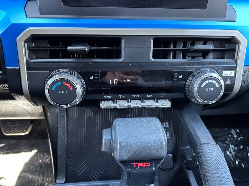 Used 2025 Toyota Tacoma TRD Off-Road AWD/4WD image 30