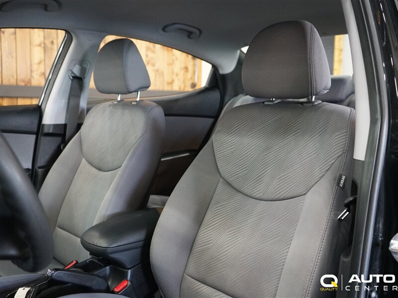Used 2013 Hyundai Elantra Sedan FWD image 11