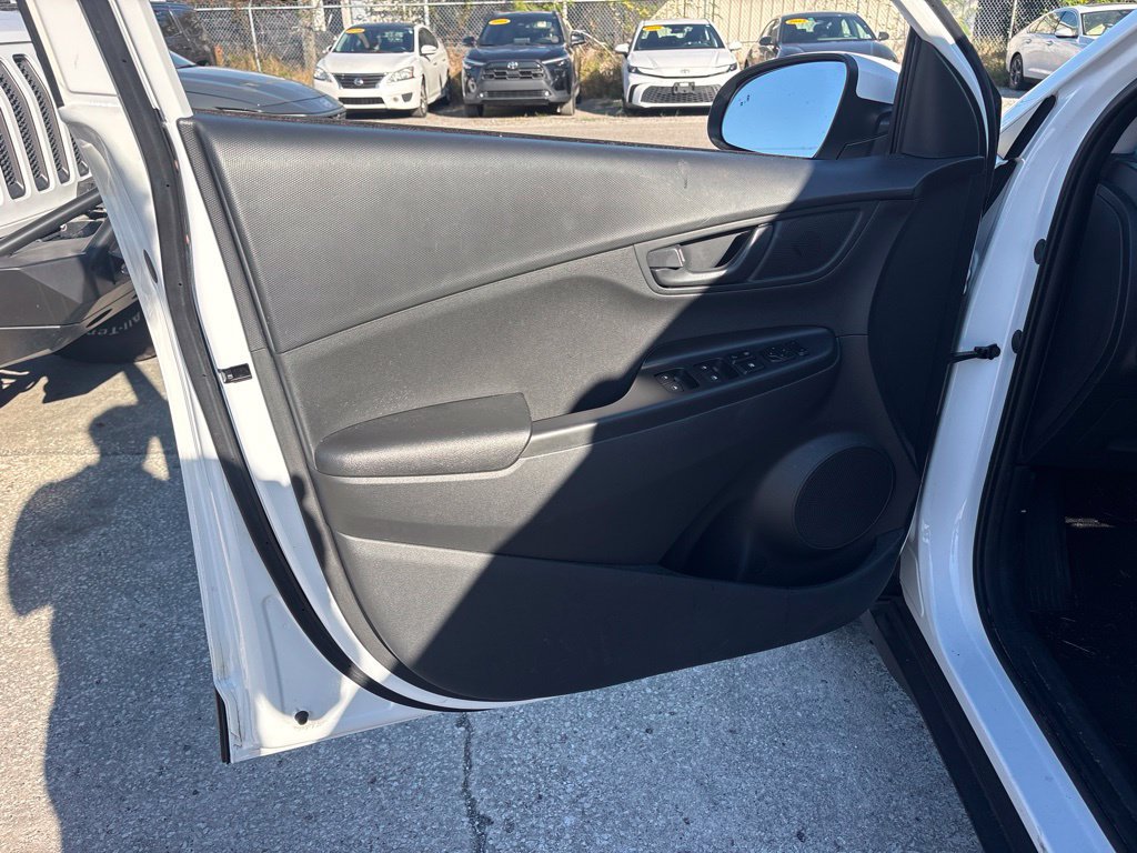 Used 2023 Hyundai Kona SEL FWD image 11