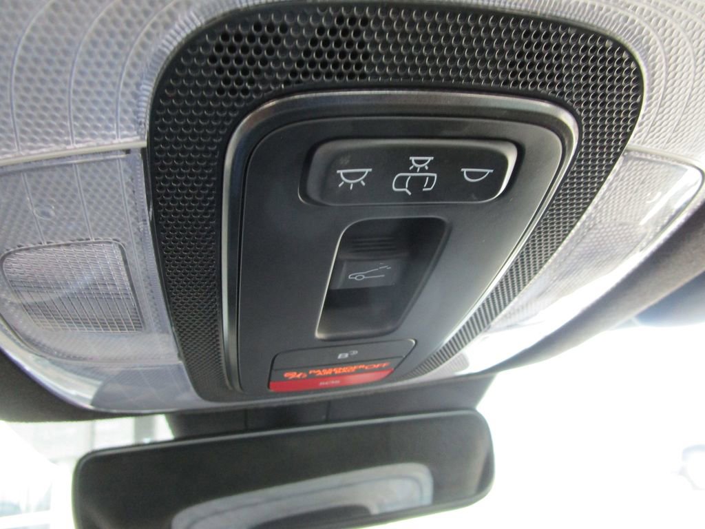 Used 2025 Hyundai Elantra Limited image 42