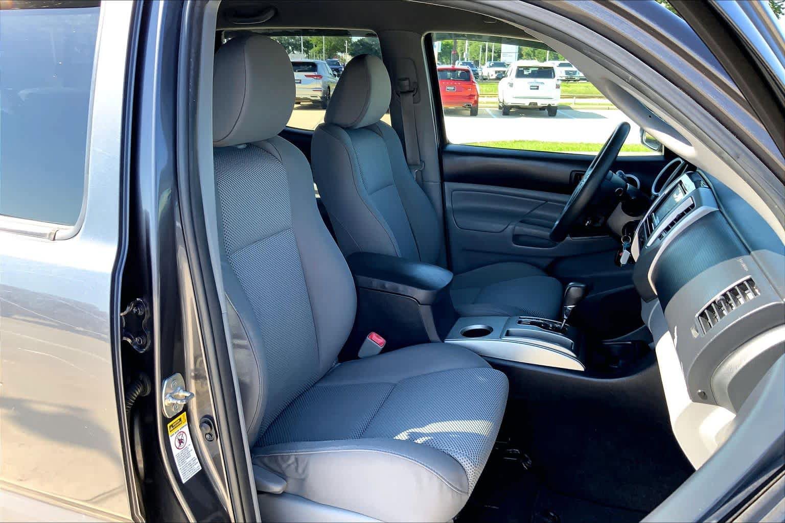 Used 2013 Toyota Tacoma 4x4 Double Cab w/ TRD Sport Pkg image 9