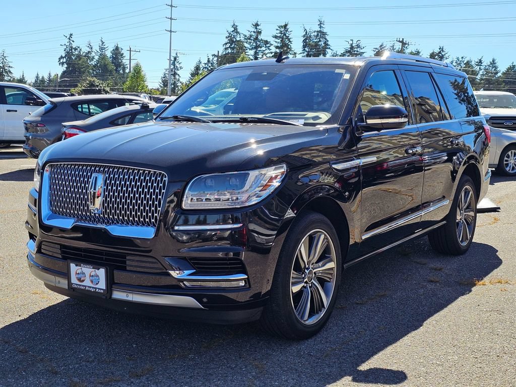 Used 2019 Lincoln Navigator Reserve AWD/4WD image 3