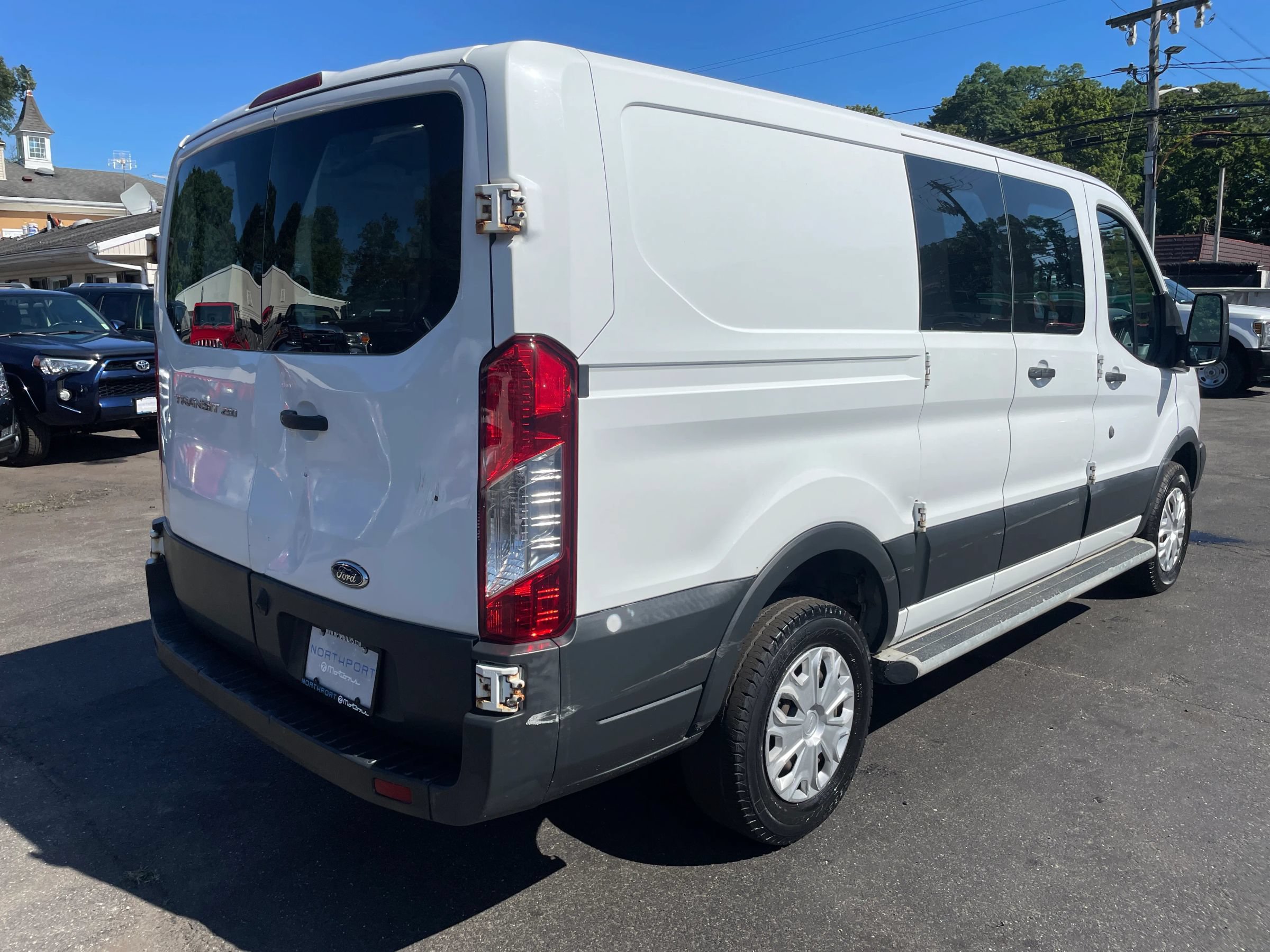 Used 2018 Ford Transit 250 130 Low Roof w/ Exterior Upgrade Package RWD image 5