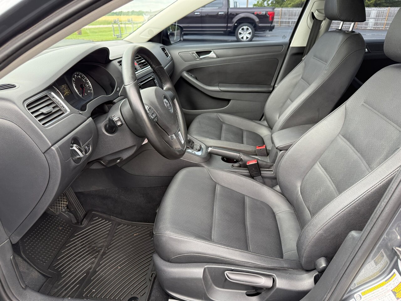Used 2012 Volkswagen Jetta SE FWD image 10