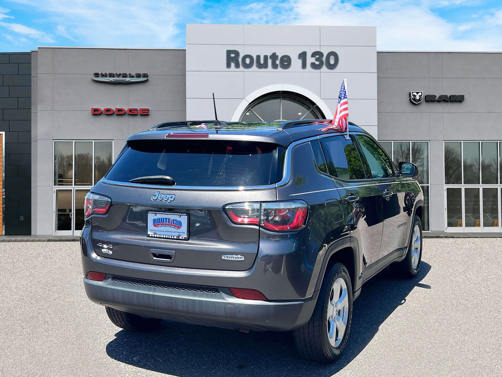 Used 2019 Jeep Compass Latitude w/ Cold Weather Group AWD/4WD image 4