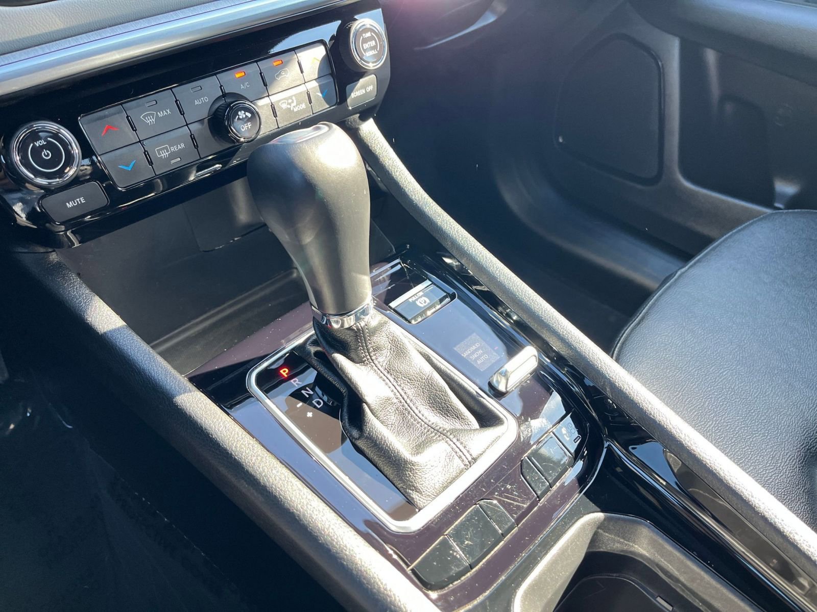 Used 2025 Jeep Compass Limited image 42