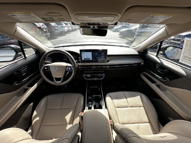 Certified 2023 Lincoln Corsair AWD w/ Equipment Group 101A image 16