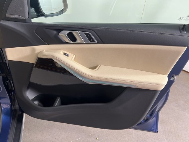 Used 2021 BMW X5 xDrive40i w/ Premium Package image 11