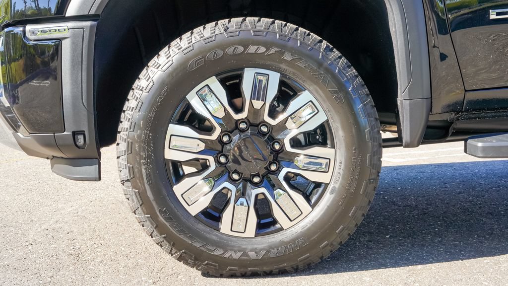 New 2026 GMC Sierra 2500 Denali w/ Denali Reserve Package AWD/4WD image 9
