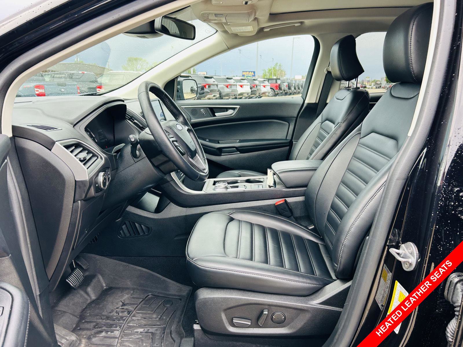 Used 2024 Ford Edge SEL w/ Convenience Package AWD/4WD image 3