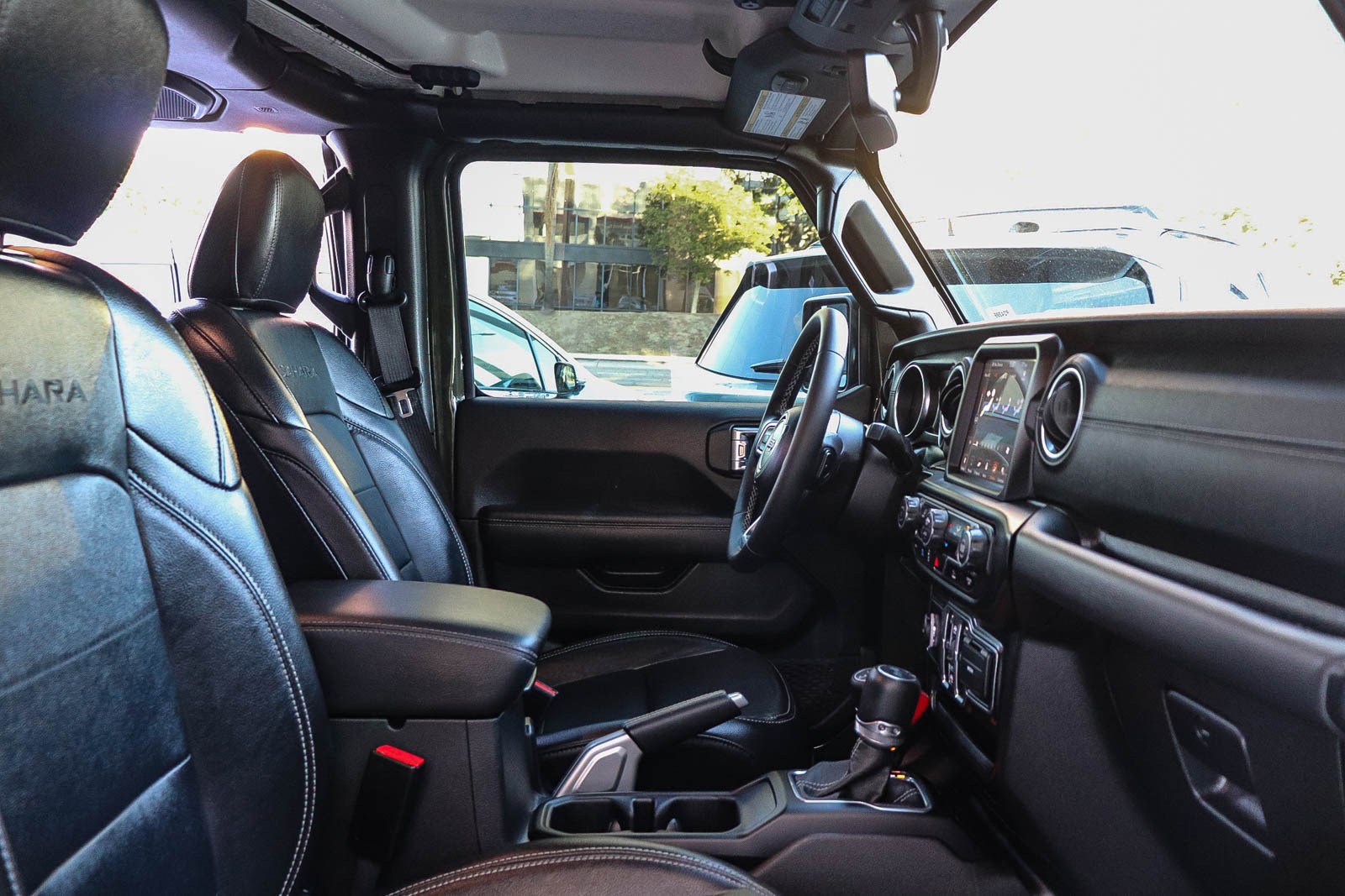 Used 2022 Jeep Wrangler Unlimited Sahara image 17