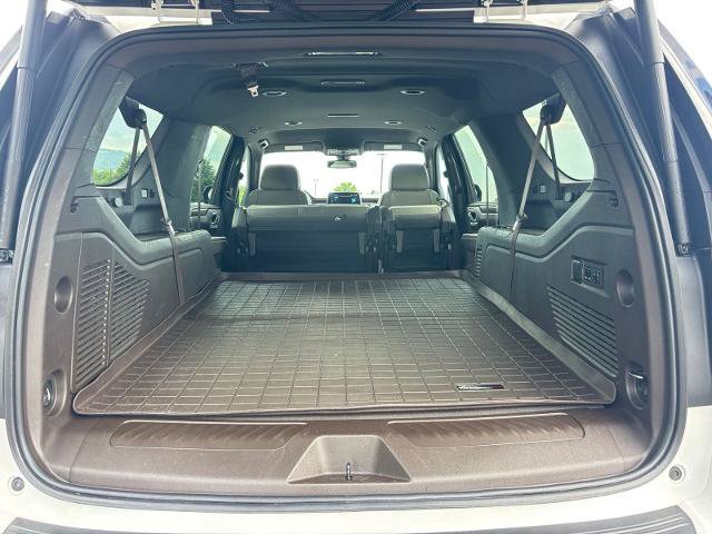 Used 2022 Chevrolet Suburban LT w/ Luxury Package AWD/4WD image 17