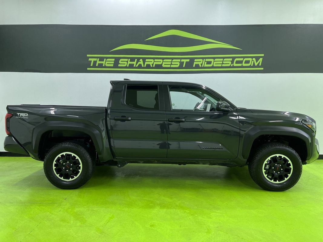 Used 2025 Toyota Tacoma TRD Off-Road AWD/4WD image 11