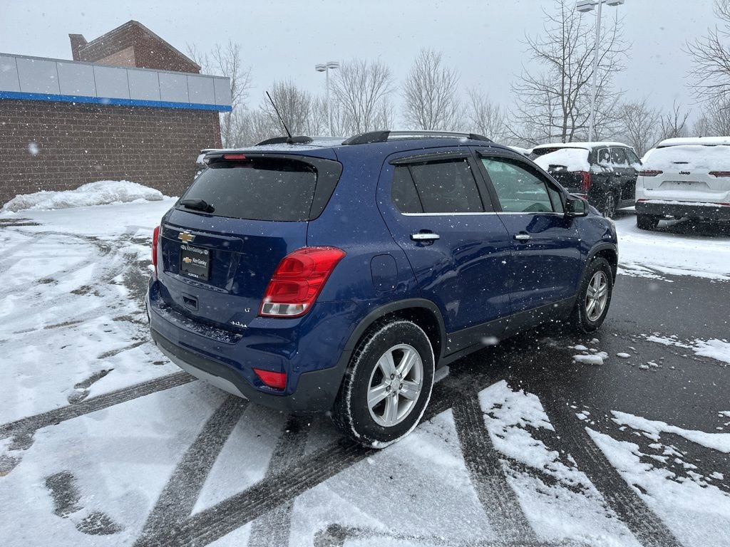 Used 2017 Chevrolet Trax LT w/ Sun & Sound Package image 8