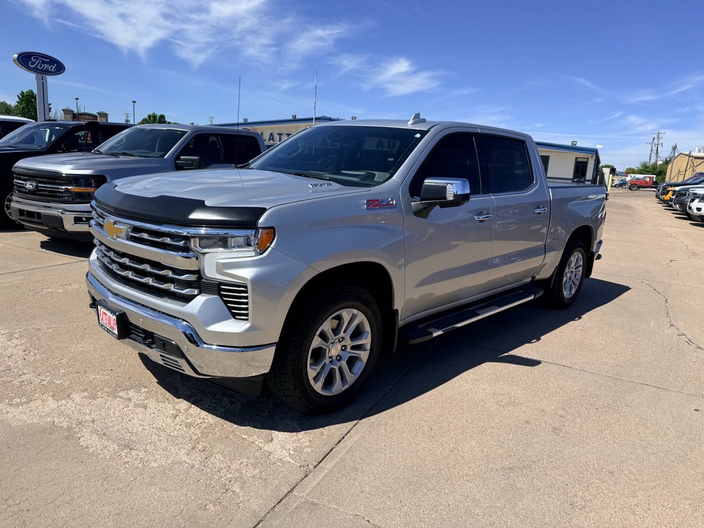 Used 2022 Chevrolet Silverado 1500 LTZ w/ Technology Package AWD/4WD image 1