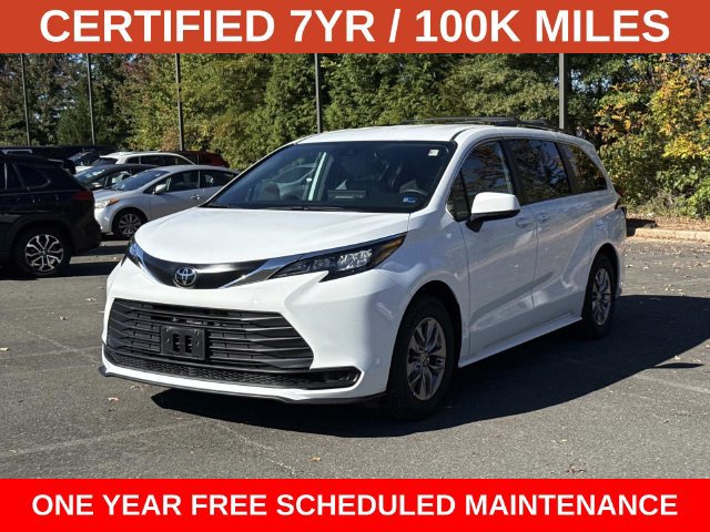 Used 2026 Toyota Sienna LE FWD image 5