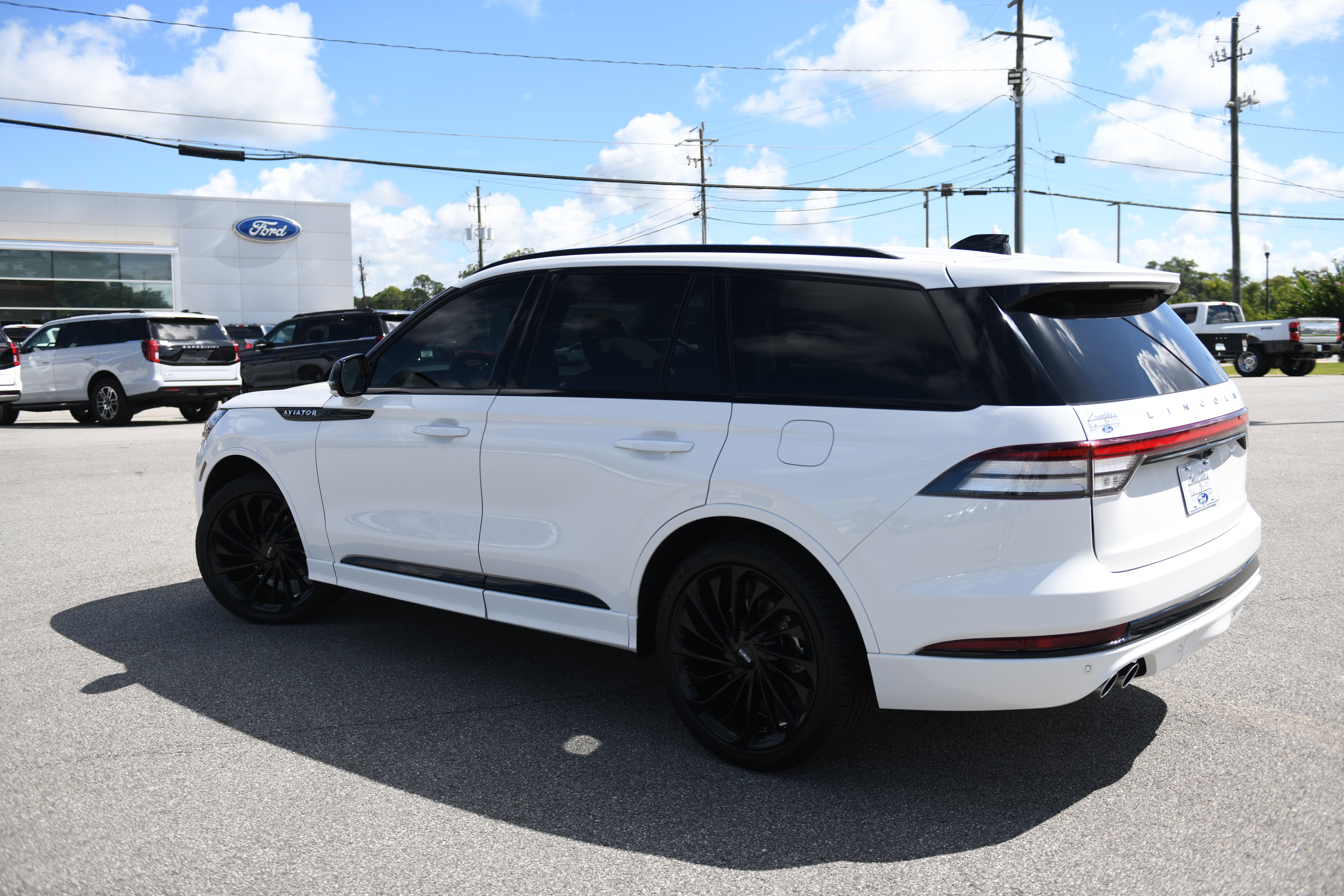 Used 2025 Lincoln Aviator Reserve w/ Jet Appearance Package RWD image 7