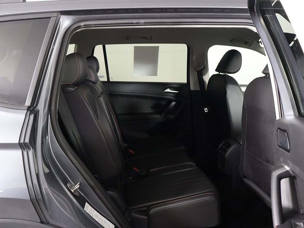 Used 2024 Volkswagen Tiguan SE image 31