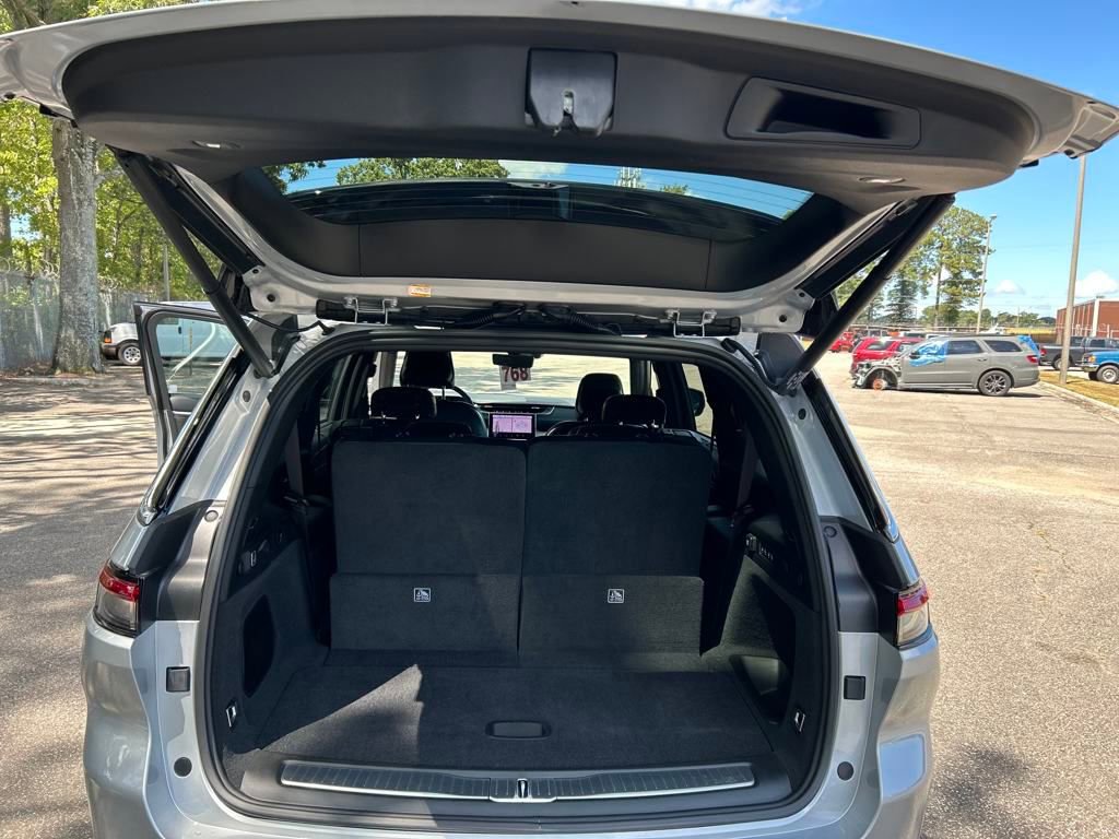 Used 2025 Jeep Grand Cherokee L Overland w/ Advanced Protech Group III image 25