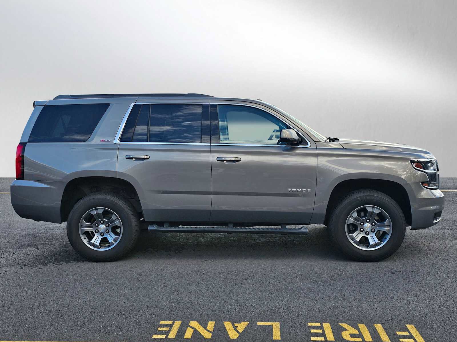 Used 2017 Chevrolet Tahoe LT image 2