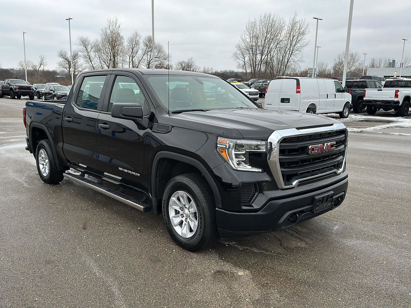 Used 2019 GMC Sierra 1500 4WD CREW CAB 147 image 10