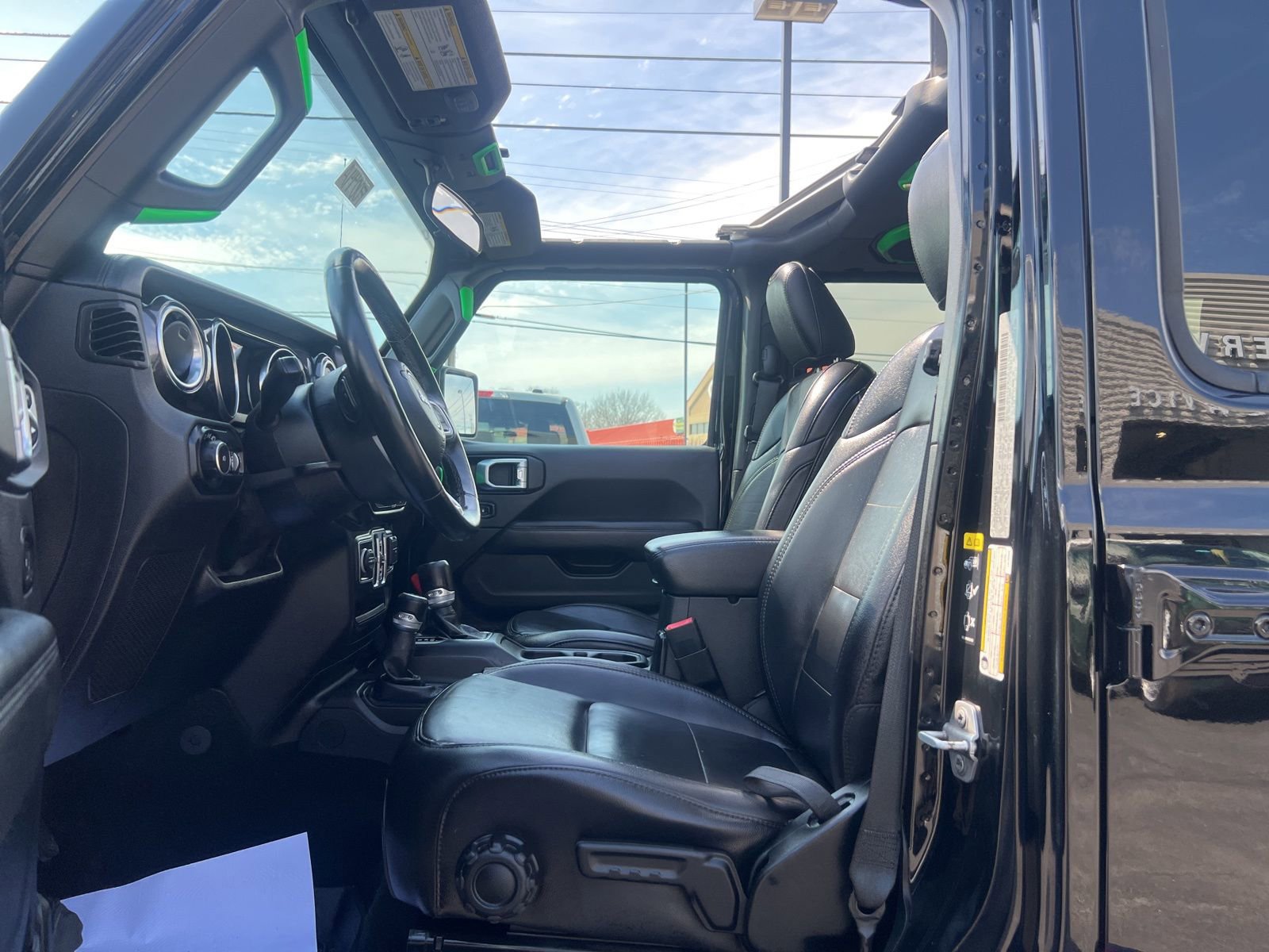 Used 2020 Jeep Wrangler Unlimited Sahara image 32