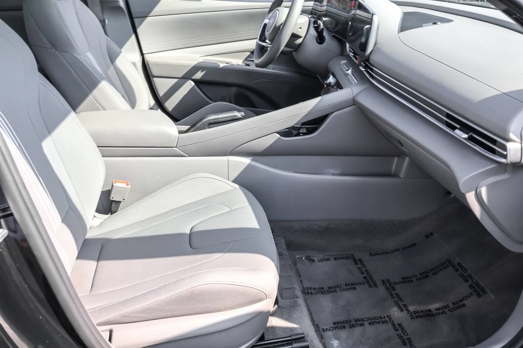 Certified 2024 Hyundai Elantra SEL FWD image 36