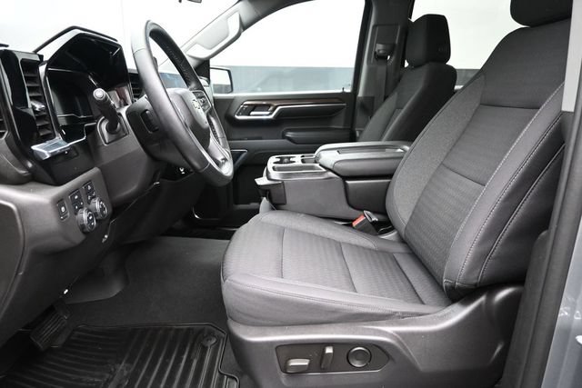 Used 2023 Chevrolet Silverado 1500 LT AWD/4WD image 19