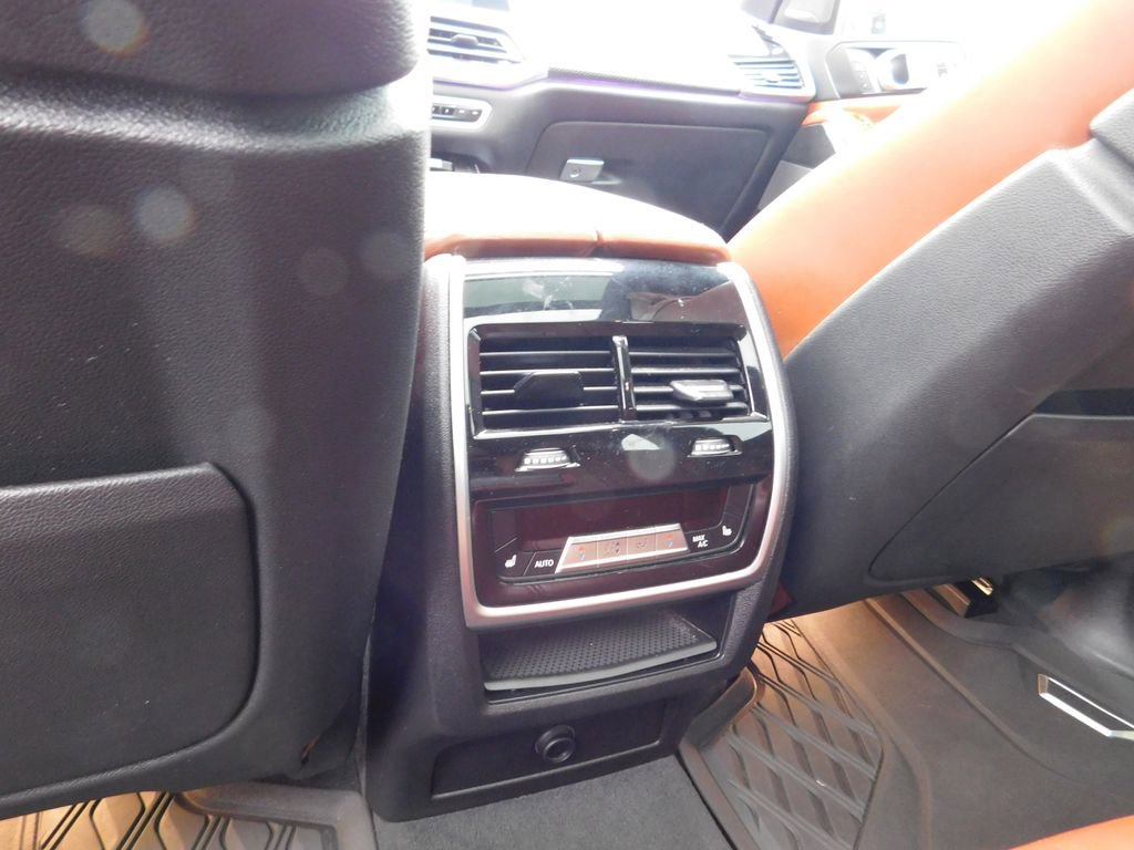 Used 2021 BMW X5 M50i w/ Premium Package image 15