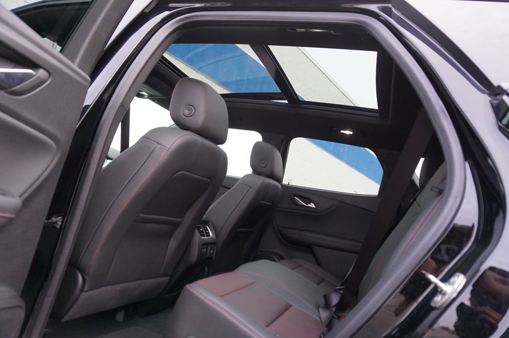 Used 2024 Chevrolet Blazer RS w/ Driver Confidence II Package FWD image 28