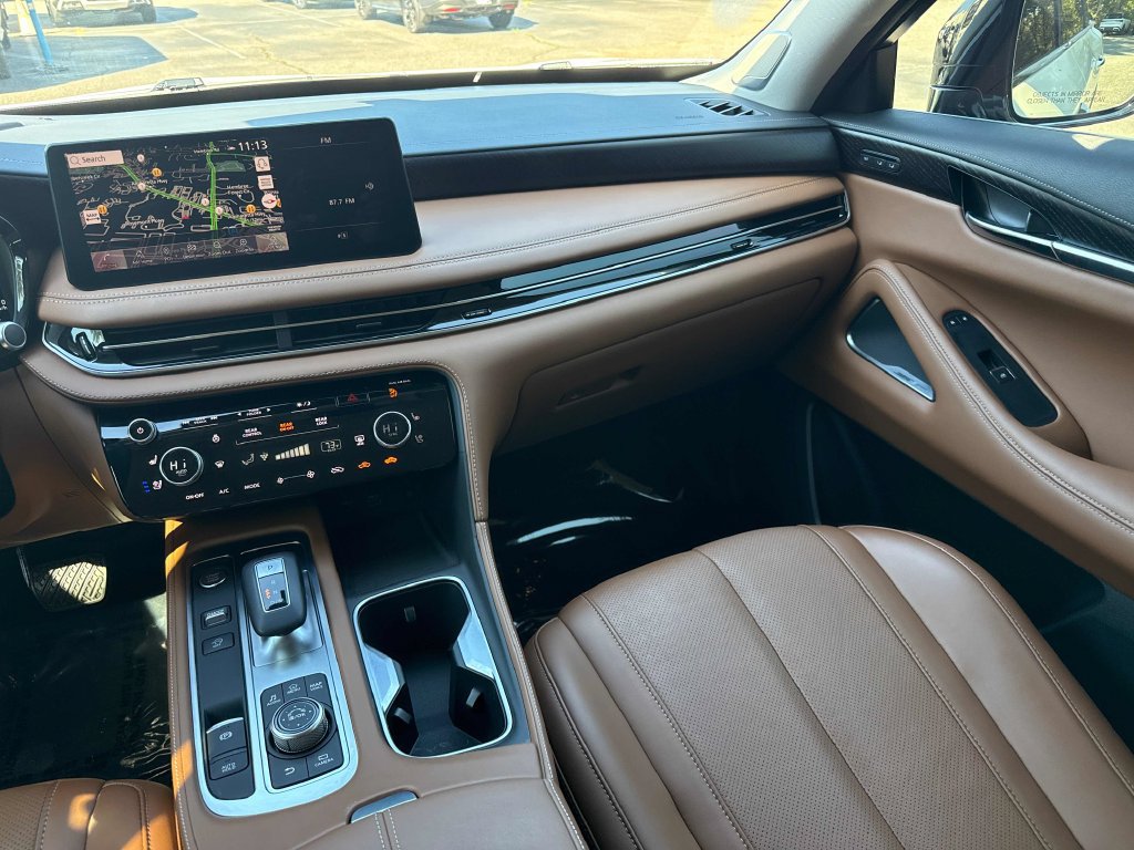 Used 2023 INFINITI QX60 Sensory w/ Vision Package AWD/4WD image 15
