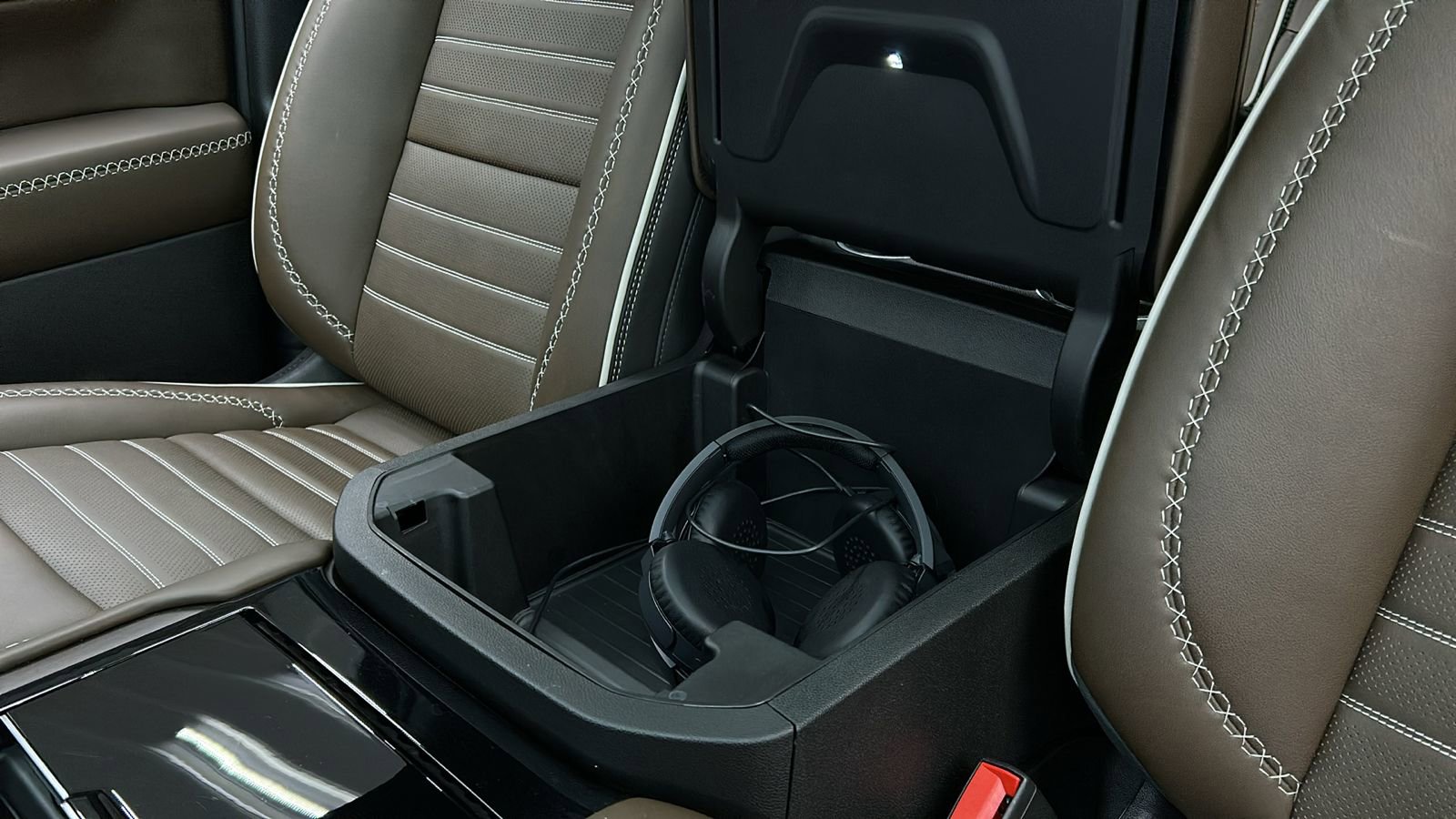 Used 2025 GMC Yukon XL Denali Ultimate image 32