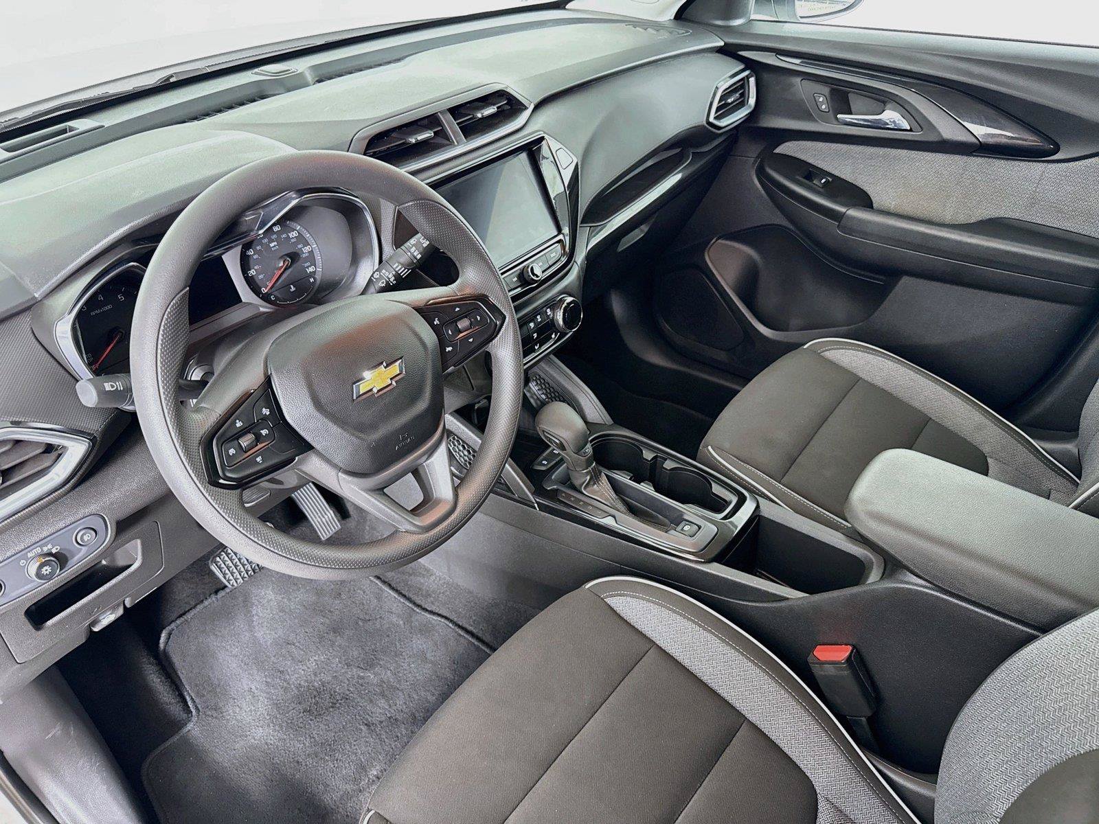 Used 2022 Chevrolet TrailBlazer LT w/ Convenience Package FWD image 14