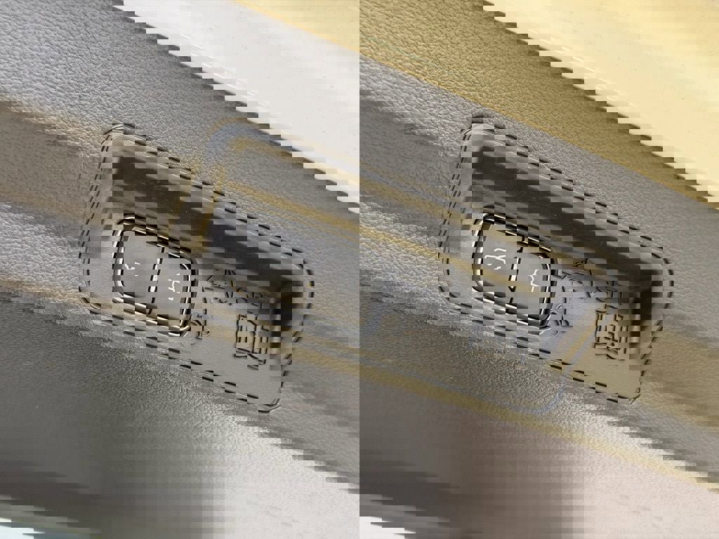 Certified 2022 Ford Explorer XLT w/ Equipment Group 202A image 21