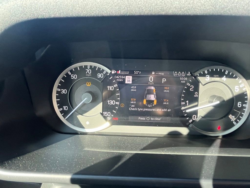 Used 2023 Land Rover Defender 110 SE image 37