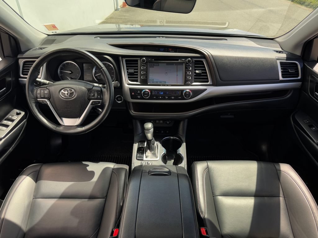 Certified 2019 Toyota Highlander XLE AWD/4WD image 12