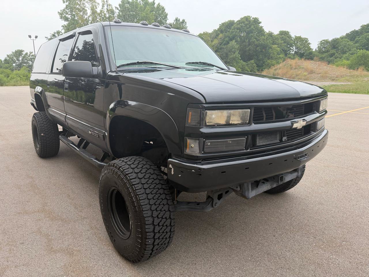 Used 1997 Chevrolet Suburban 4WD w/ Preferred Equipment Group 2 image 3