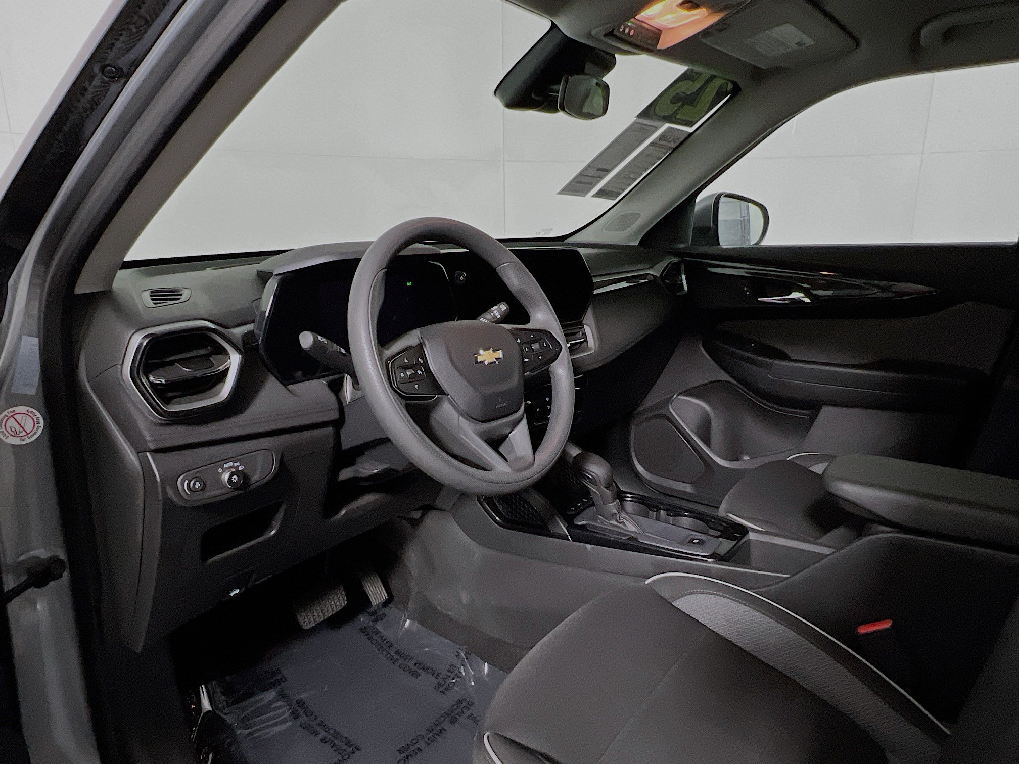 Used 2025 Chevrolet TrailBlazer LT AWD/4WD image 30