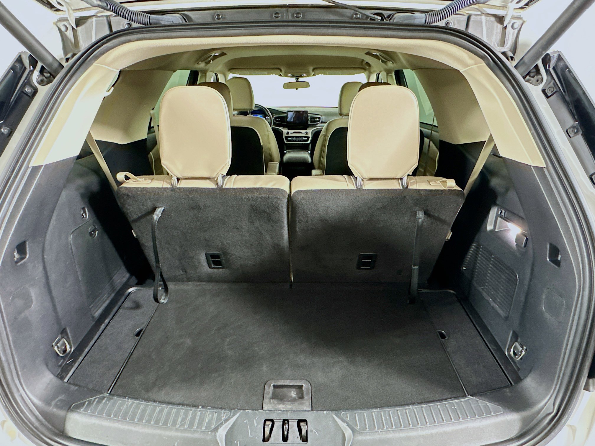 Used 2022 Ford Explorer XLT w/ Equipment Group 202A image 30