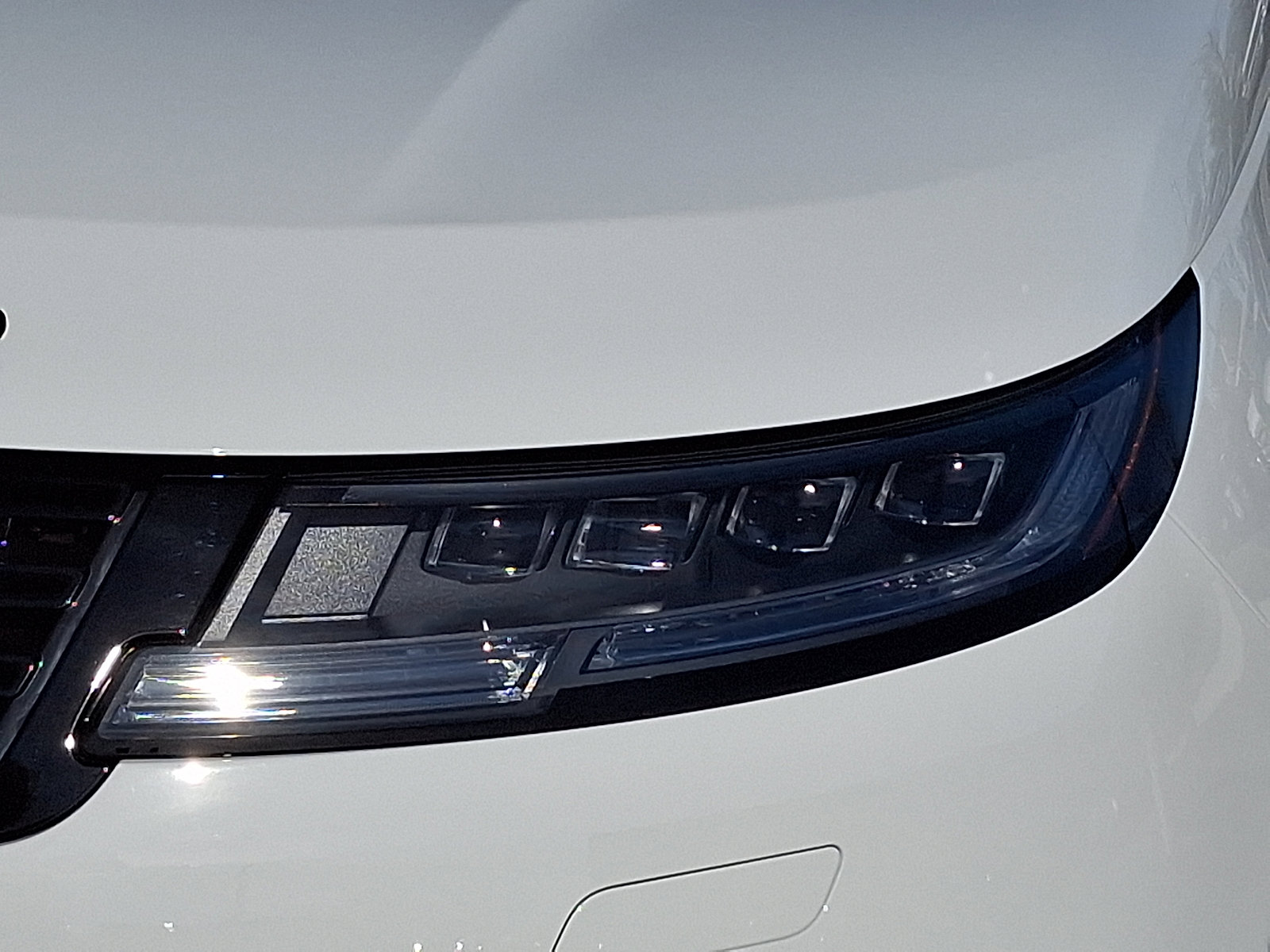 New 2026 Land Rover Range Rover Sport SE image 8