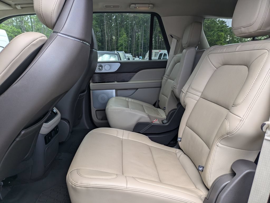 Certified 2022 Lincoln Navigator Reserve AWD/4WD image 17